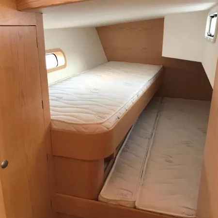 Barco Em Leca Palmeira Alugue Cabine فندق مبيت وإفطار *